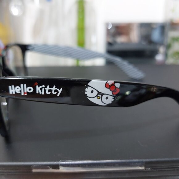 Rare Discontinued Clear HELLO KITTY UV Protection Sunglasses Black Frame - Picture 10 of 13